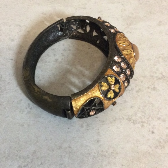 Egyptian inspired stone bling hinge bracelet - Picture 4 of 8